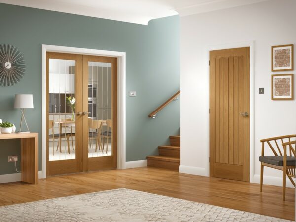 Suffolk Essential Pattern 10 Internal Oak Door with Clear Etched Glass - Image 5