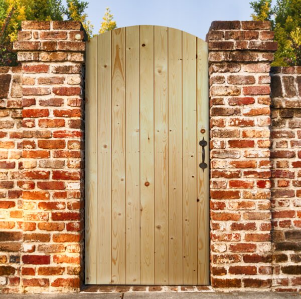 External Pine Ledged & Braced Arched Top Gate - Image 3