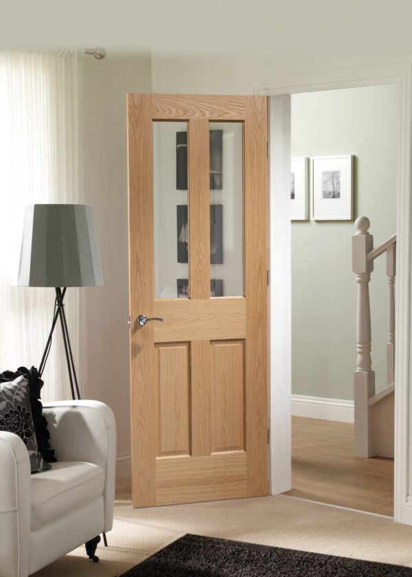 Malton Pre-Finished Internal Oak Door with Clear Bevelled Glass - Image 3